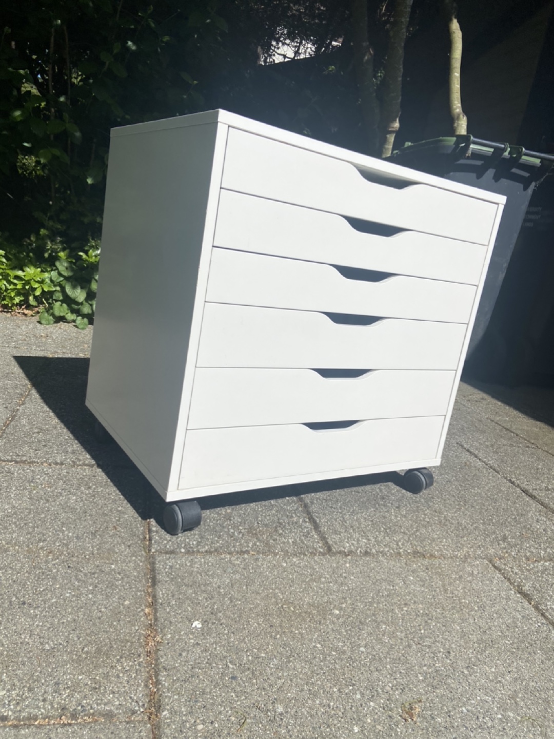 6 drawer unit on wheels
