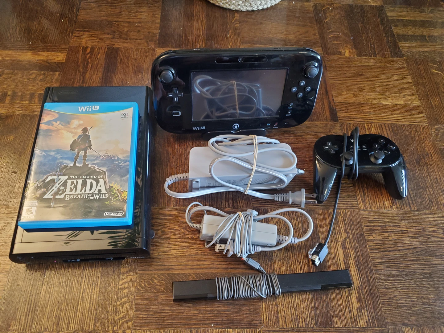 Wii U + Zelda thumbnail
