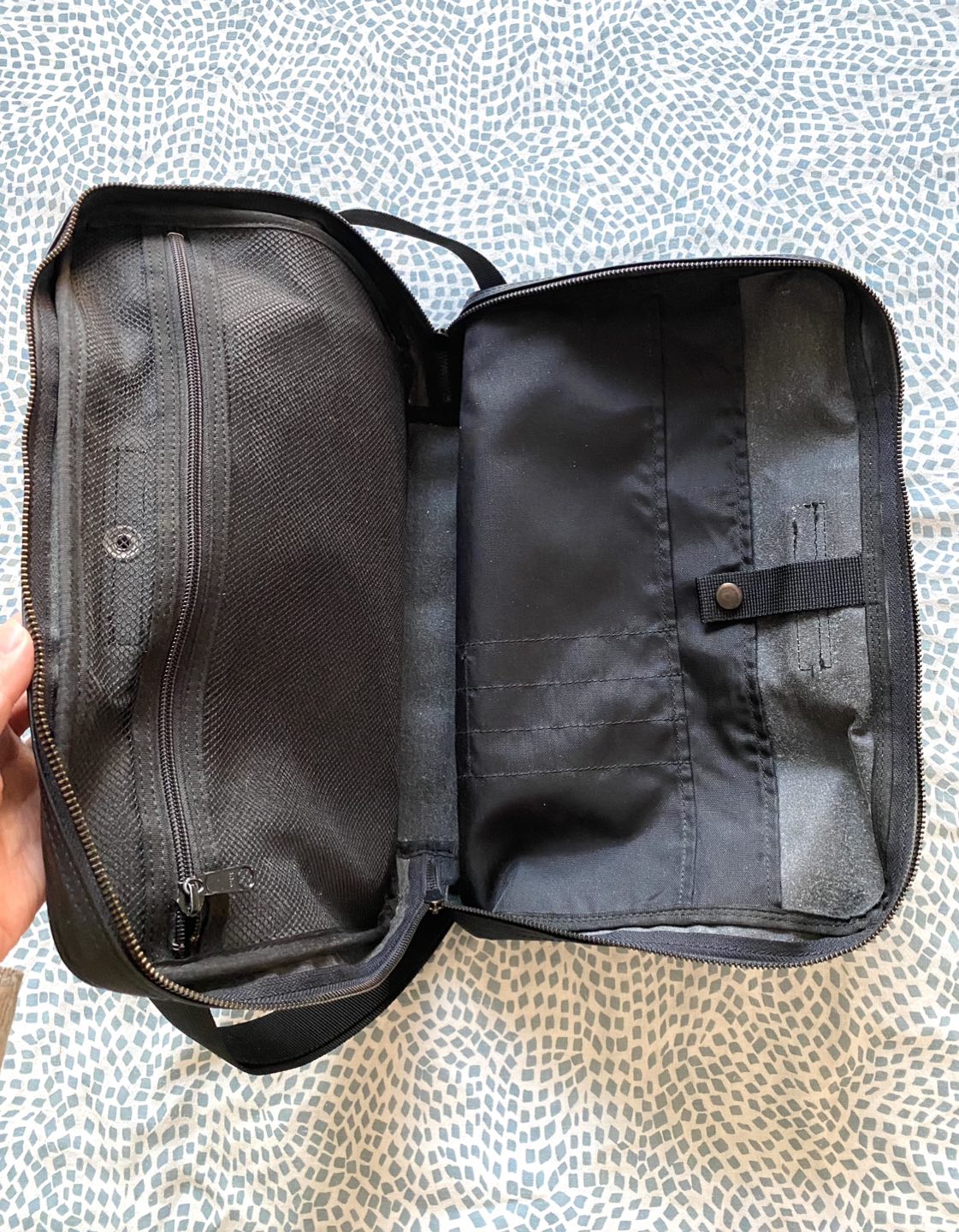 Durban men’s black suitcase. image indicator(4)