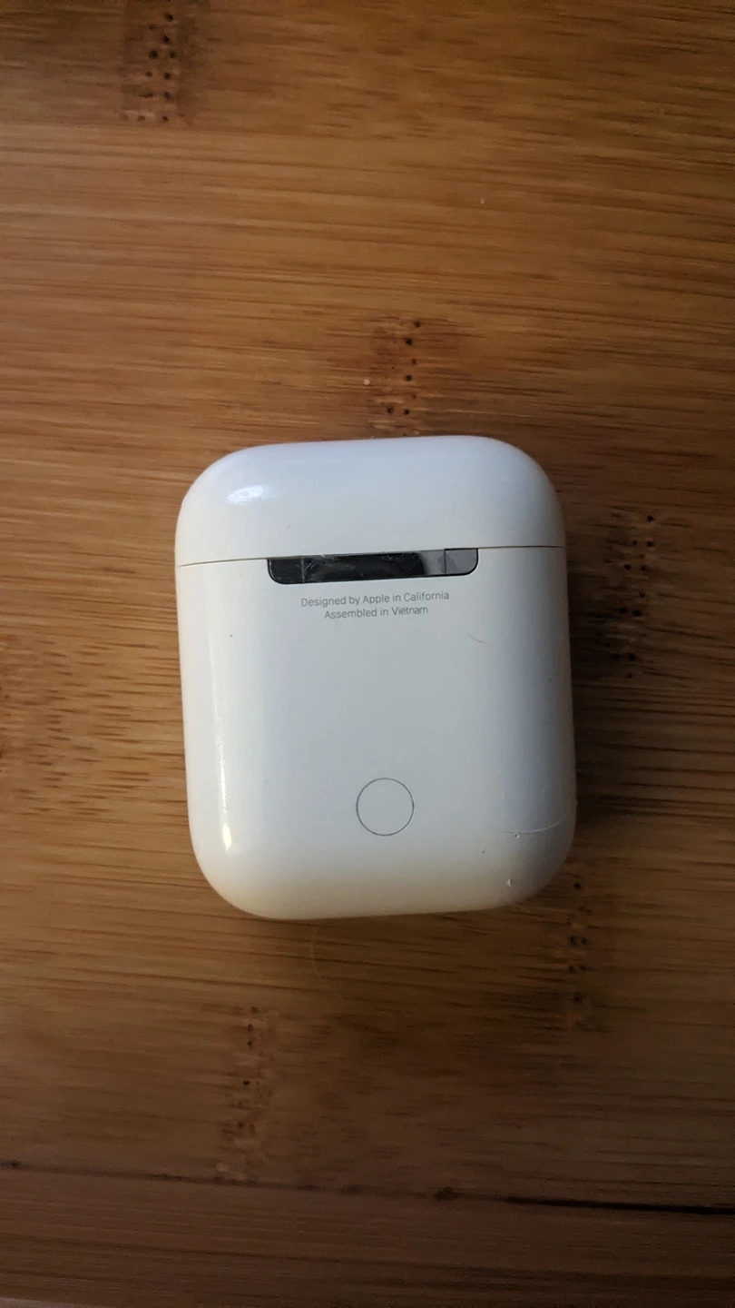 Charging case a1602 for gen1&2 AirPods - photo 2