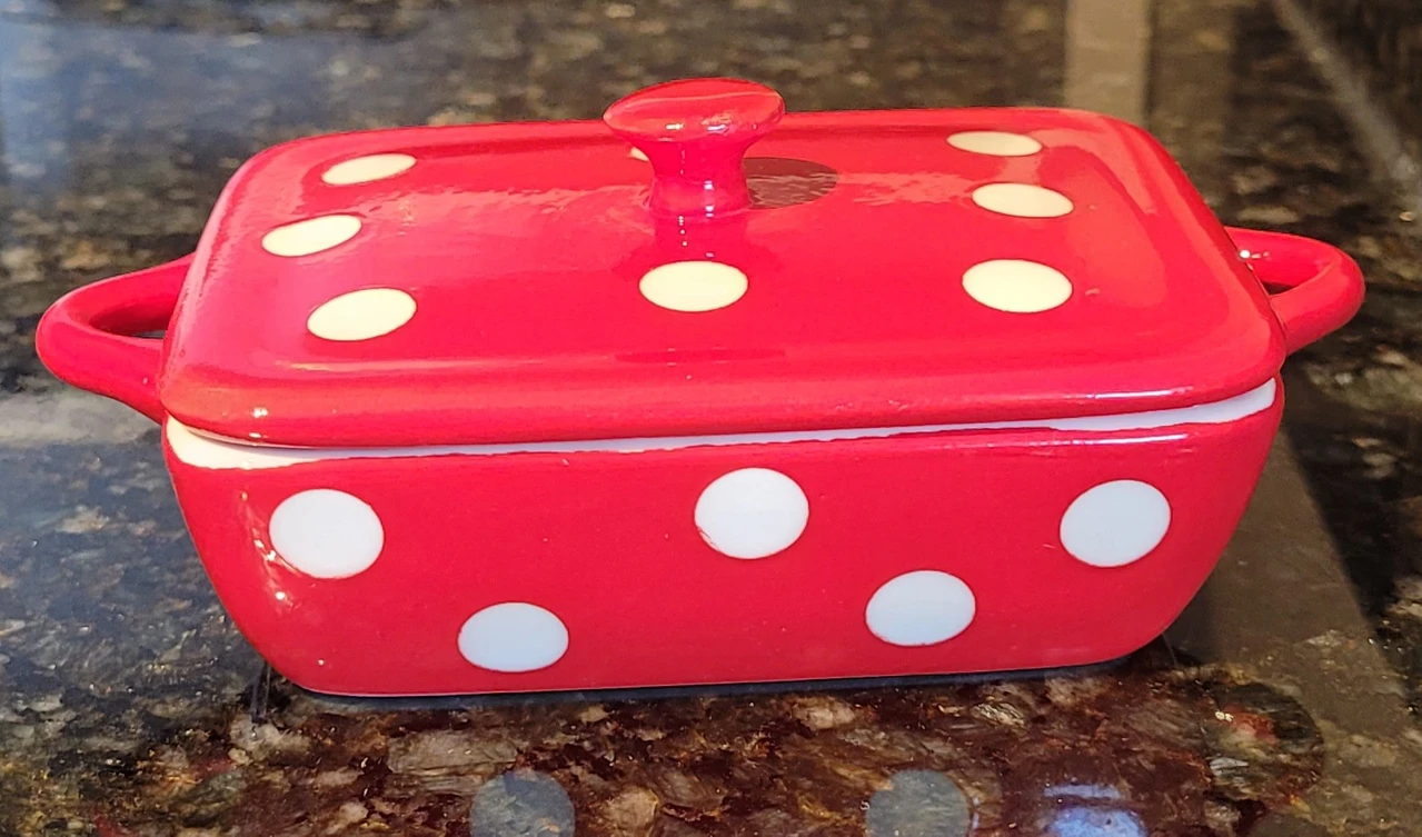 Polka dot ceramic candy dish with lid image indicator(2)