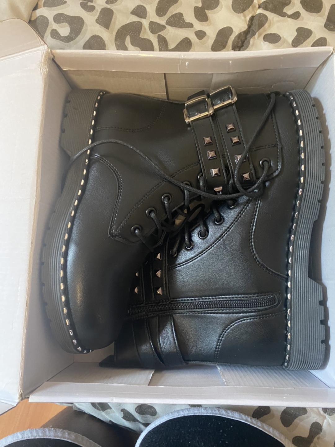 Black boots - photo 2