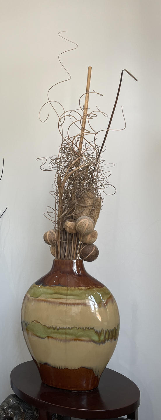 Decorative vase centrepiece thumbnail
