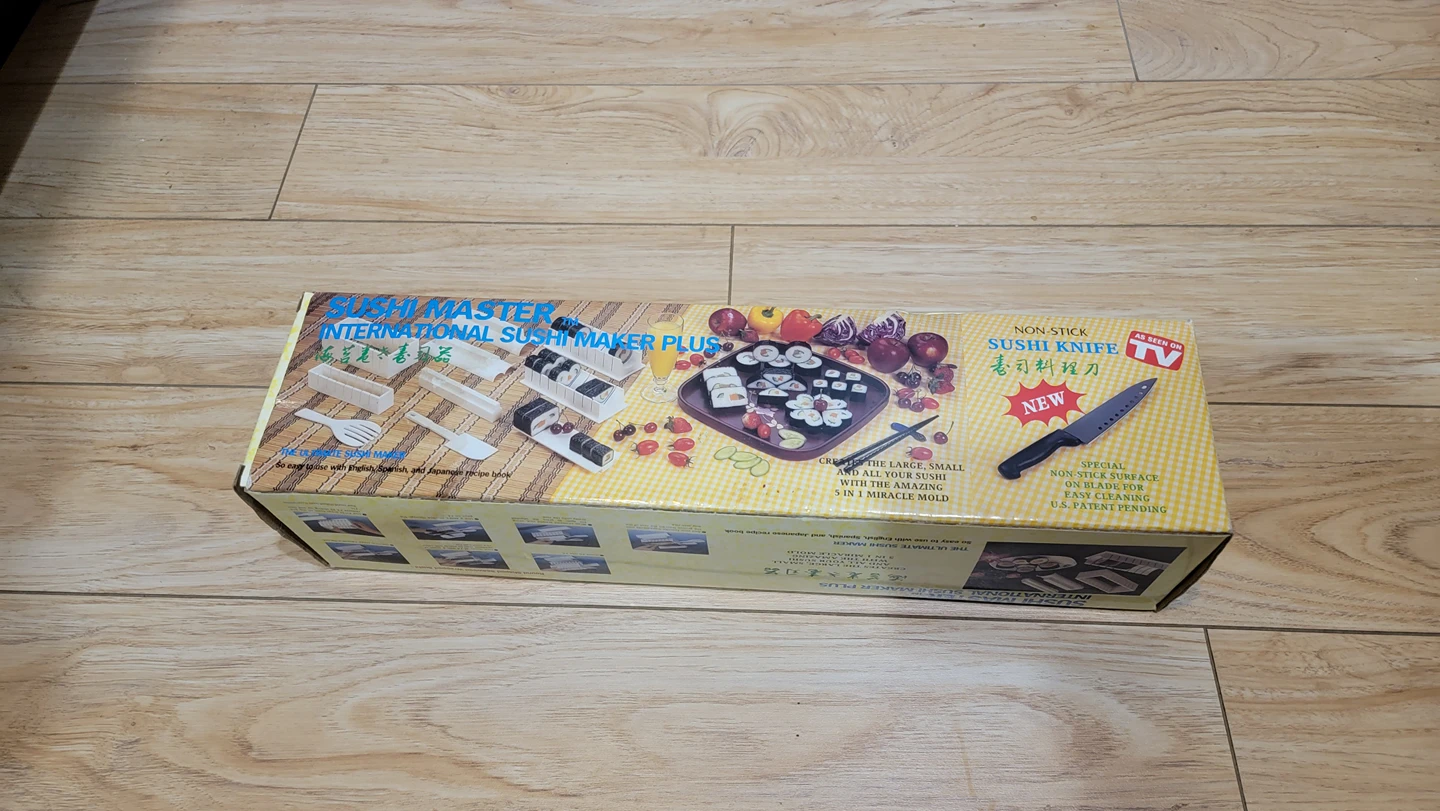 Sushi maker
