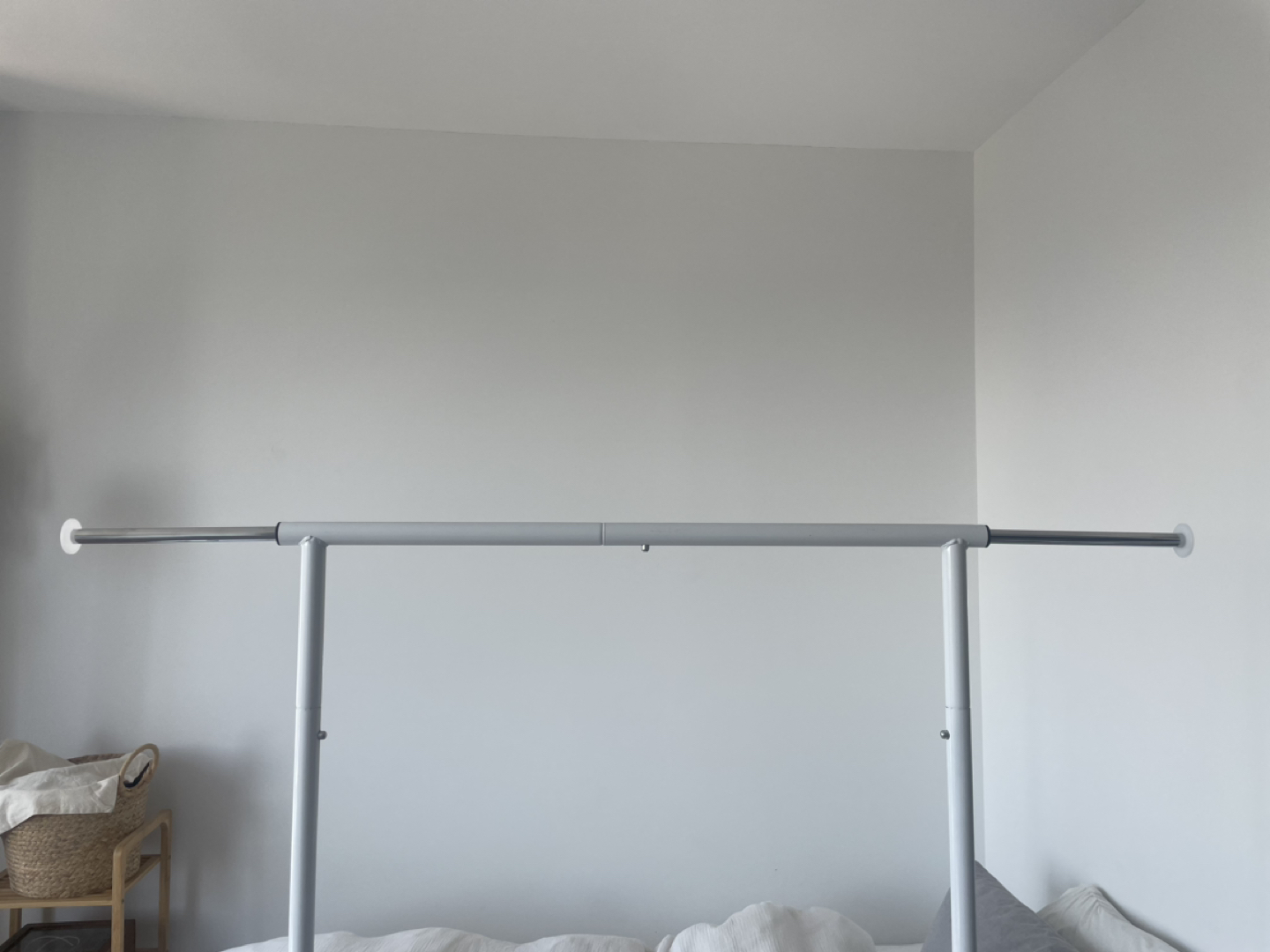 Rolling clothes rack - photo 2