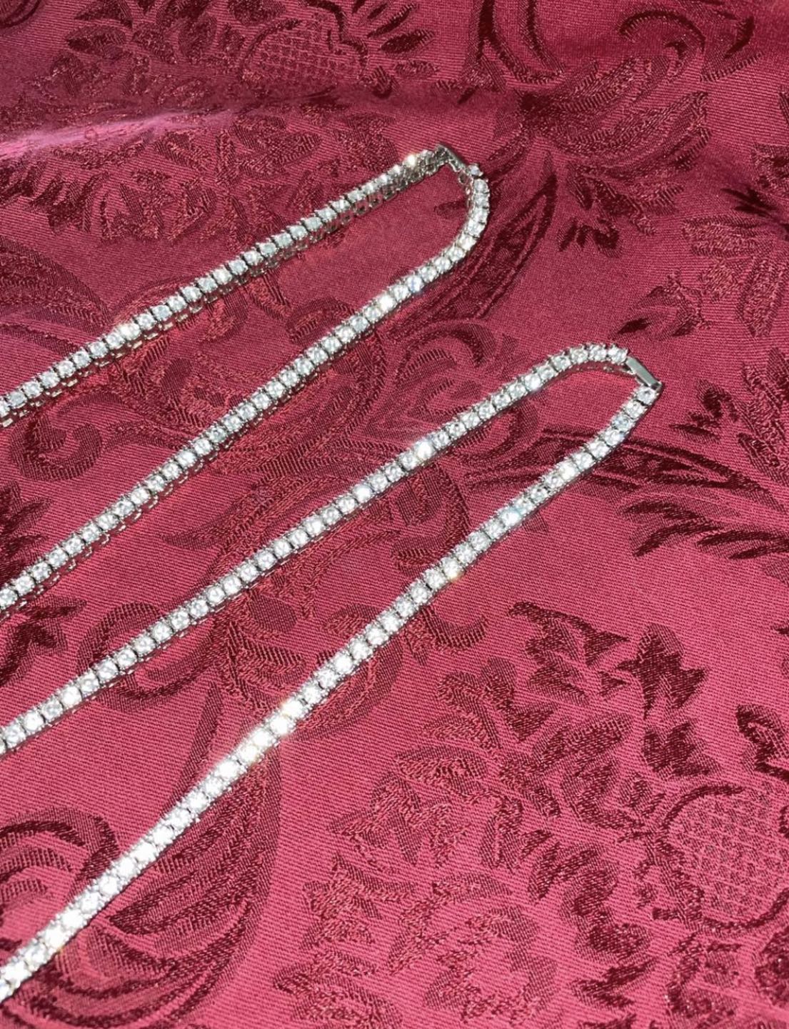 Swarovski crystal necklace image indicator(2)