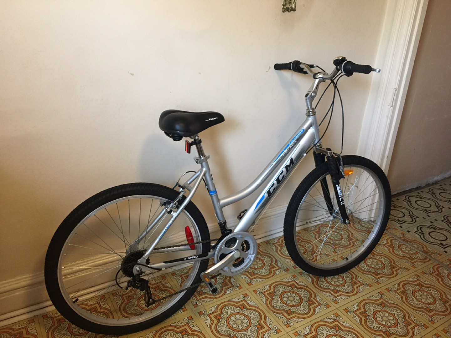 CCM Nevada woman mountain bike 26 inch wheel,