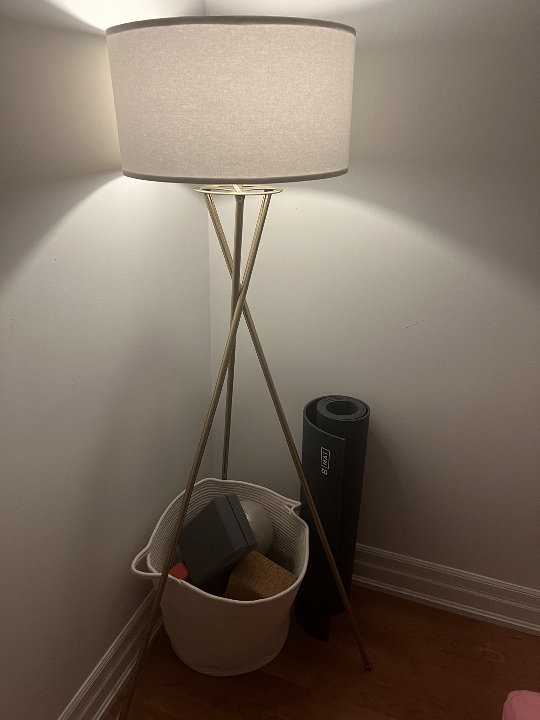 Floor lamp