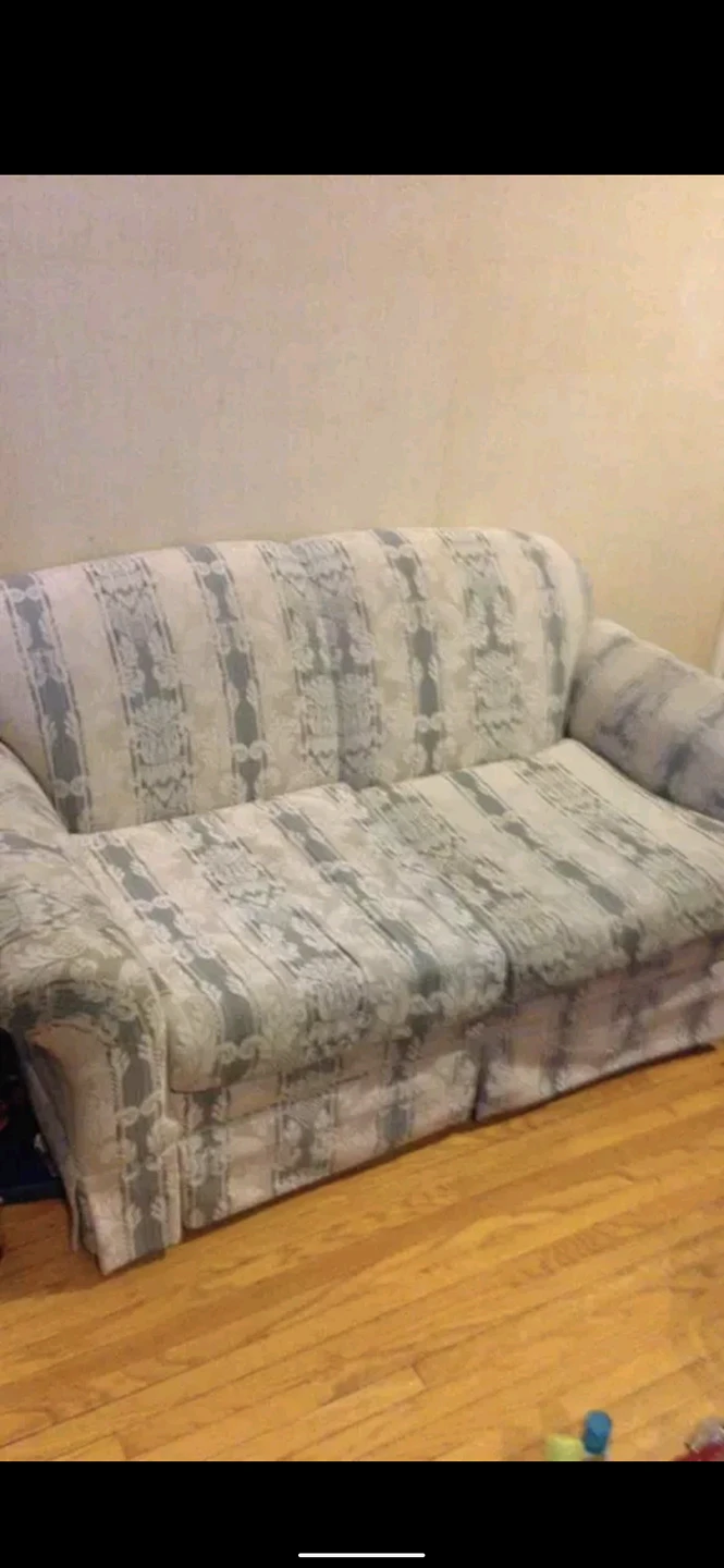 Day 2 - Paisley Print Loveseat 🌱