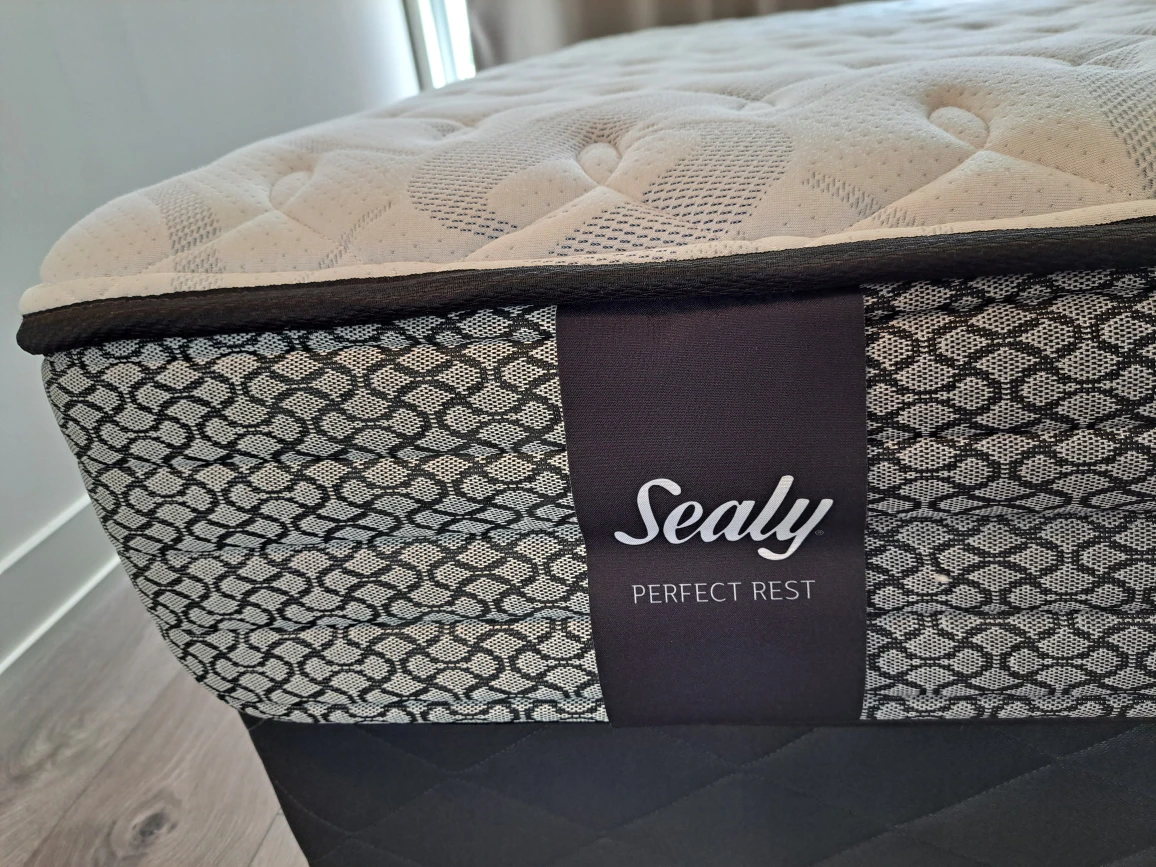 Posturepedic Sealy mattress and spring box for sal - photo 3