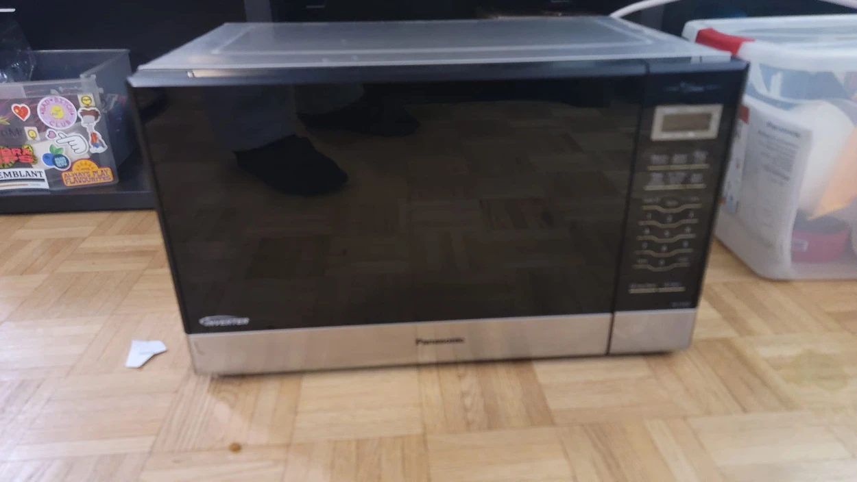 Panasonic Microwave (Inverter) - photo 2