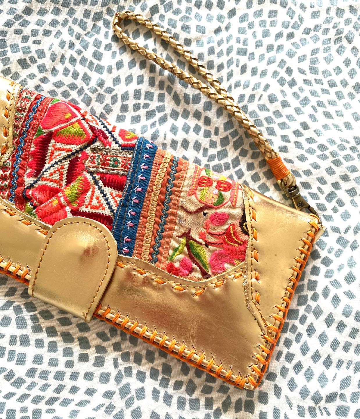 Golden leather&embroidered hand made big wallet from Thailand. image indicator(4)