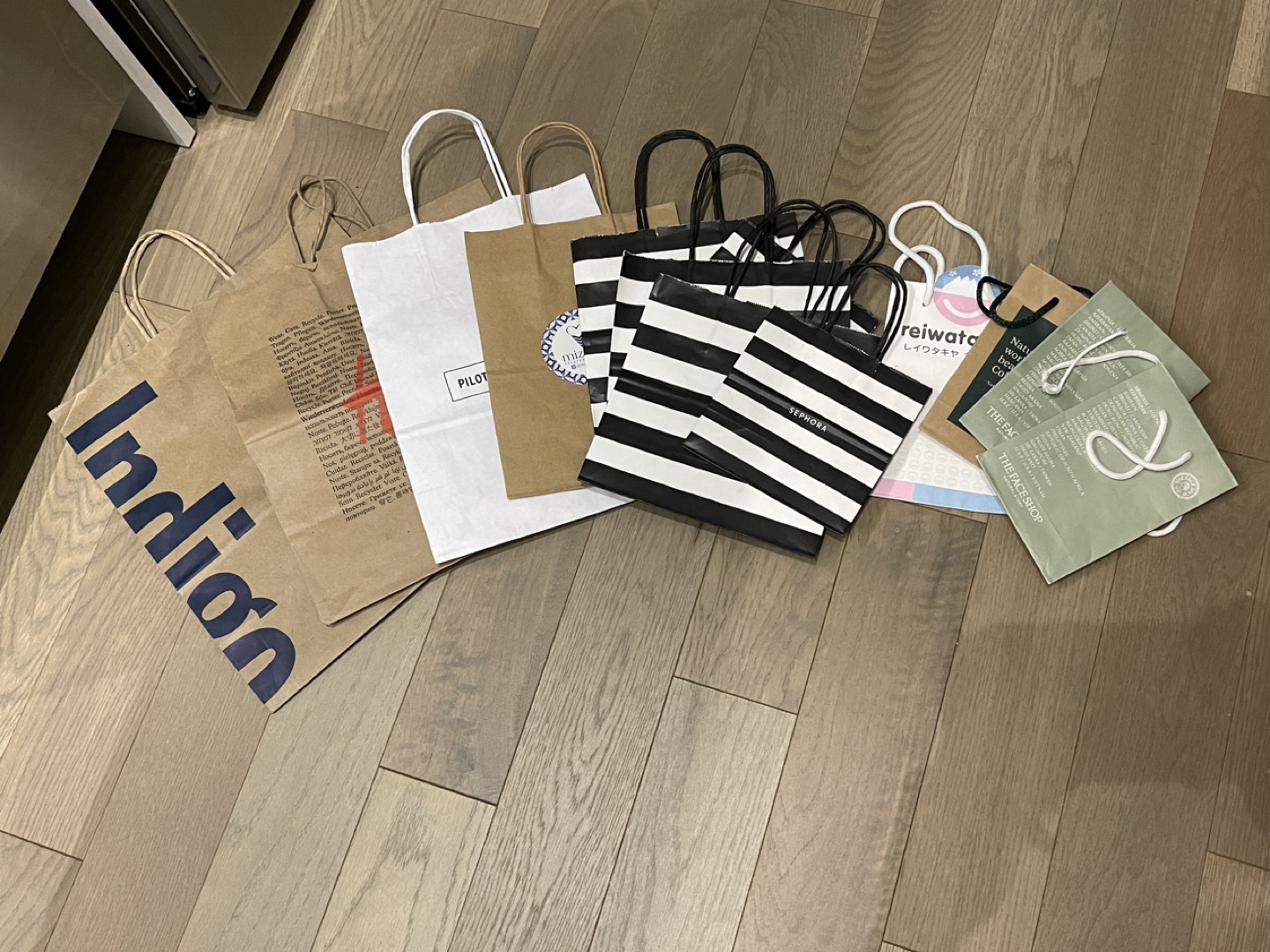 Paper and eco bags