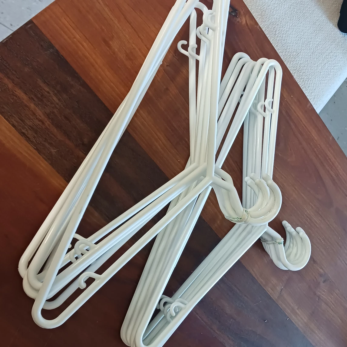 12 plastic hangers #freecycle thumbnail