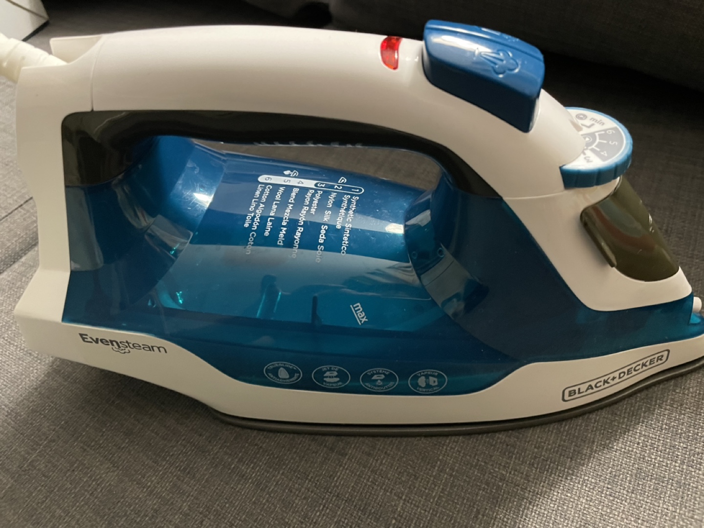 Black+Decker Steam Iron image indicator(2)