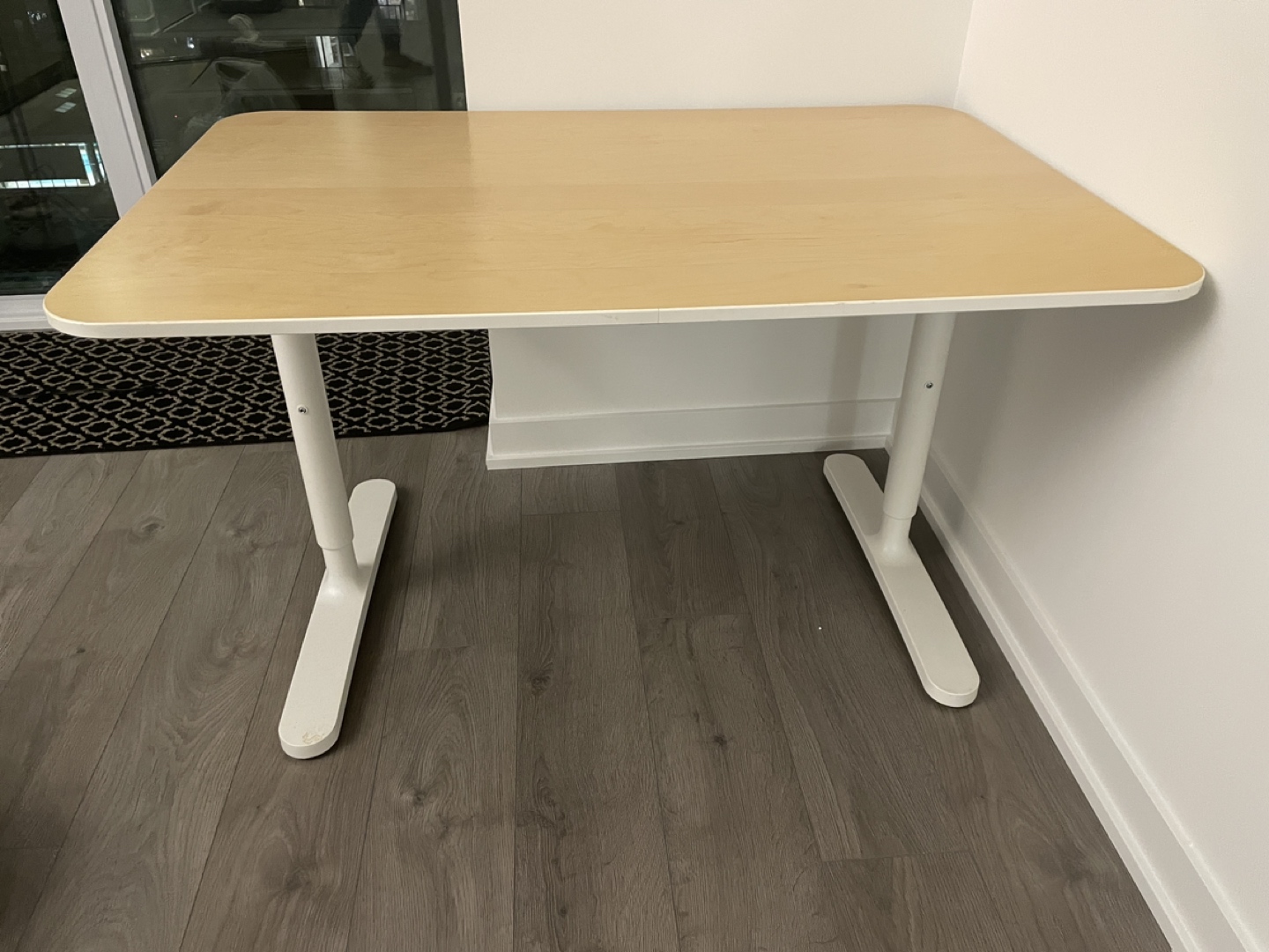IKEA DESK BEKANT ( Adjustable height) thumbnail
