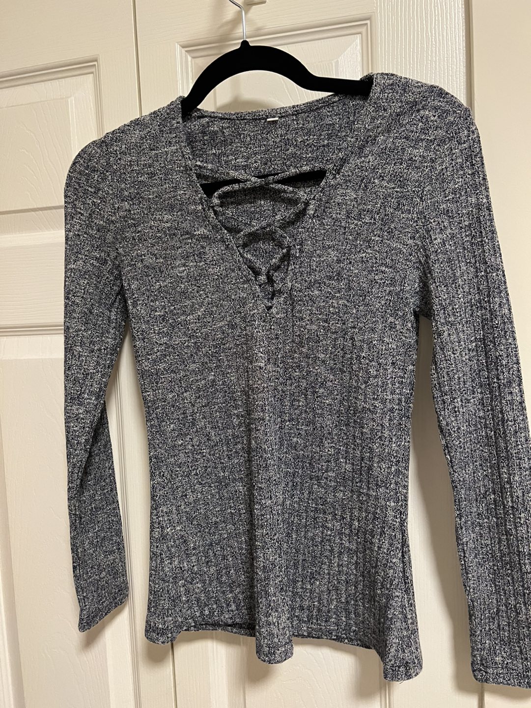 #freecycle Grey Medium V-neck sweater thumbnail