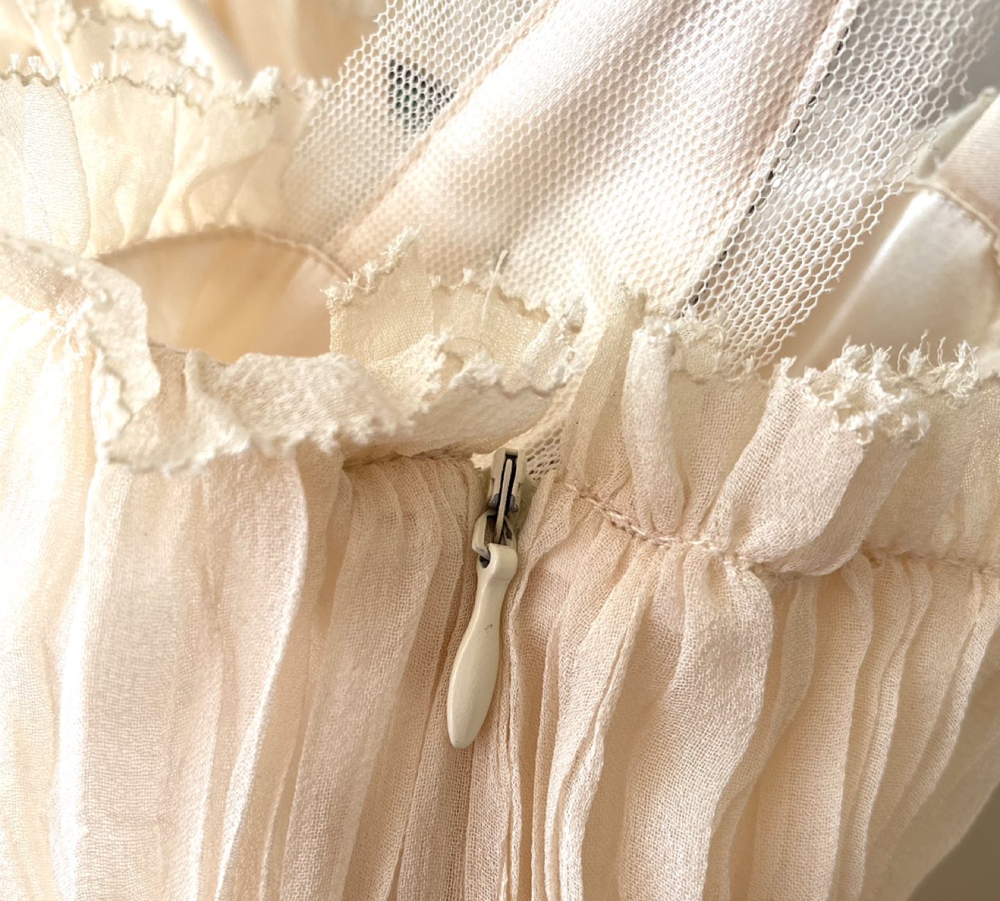 Beige silk dress with crystal beads, beautiful details! image indicator(4)