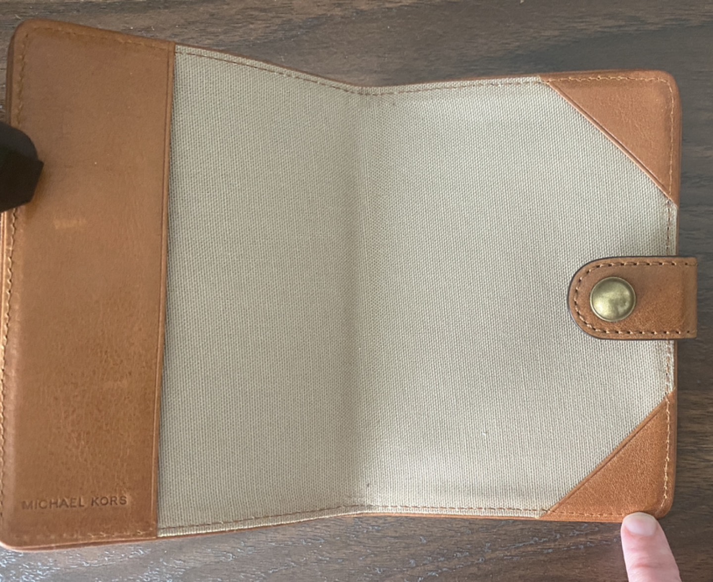 Michael Kors passport holder - photo 2