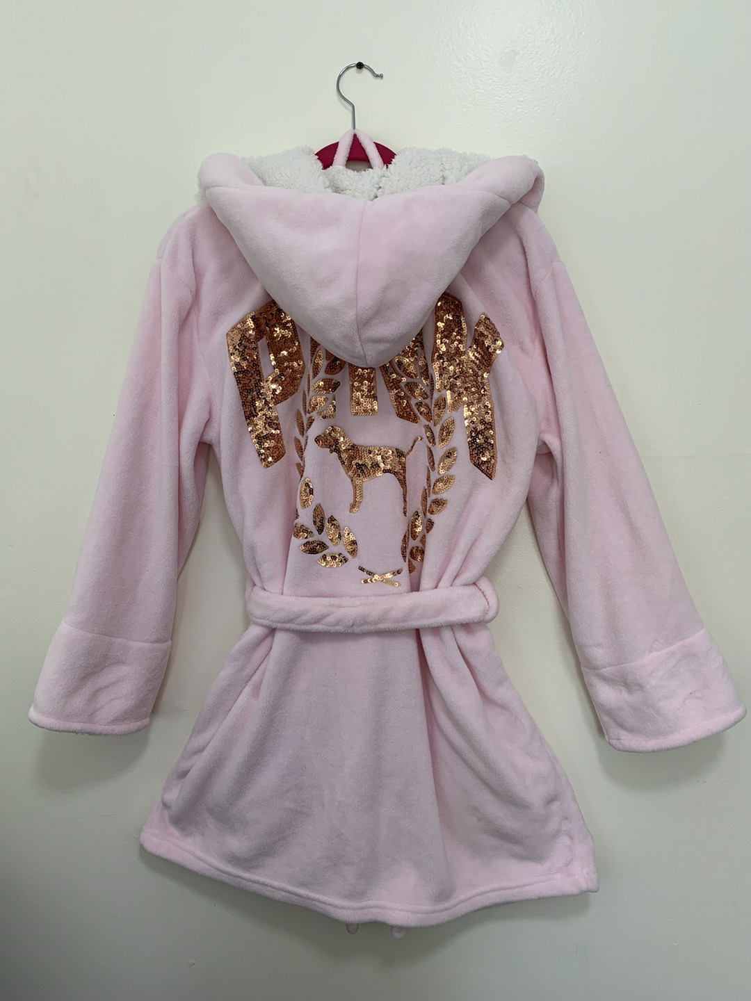 Pink bathrobe with gold sequence logo,Sherpa linen. - photo 2