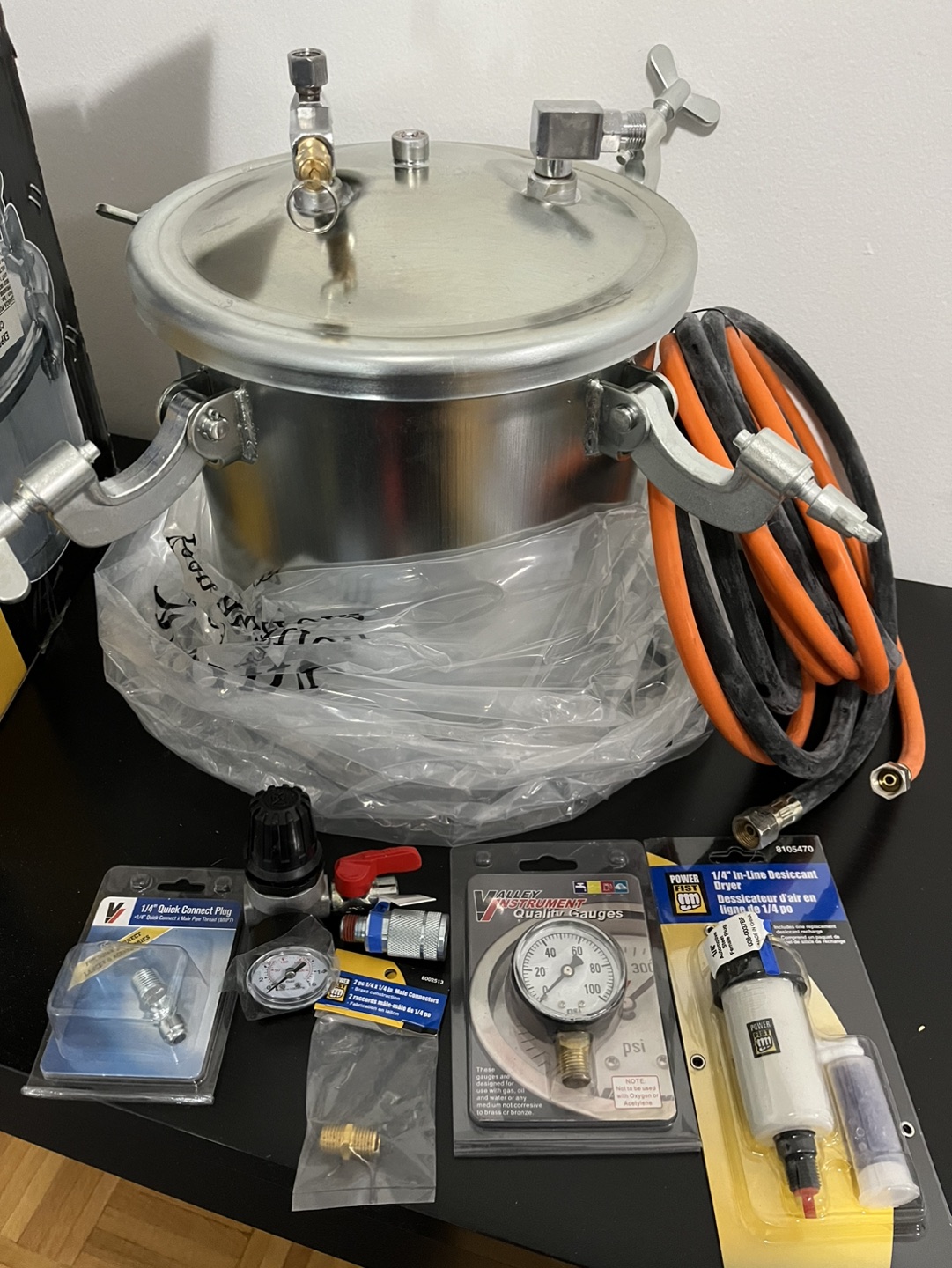 Power Fist 10L Paint Spray Pressure Tank thumbnail