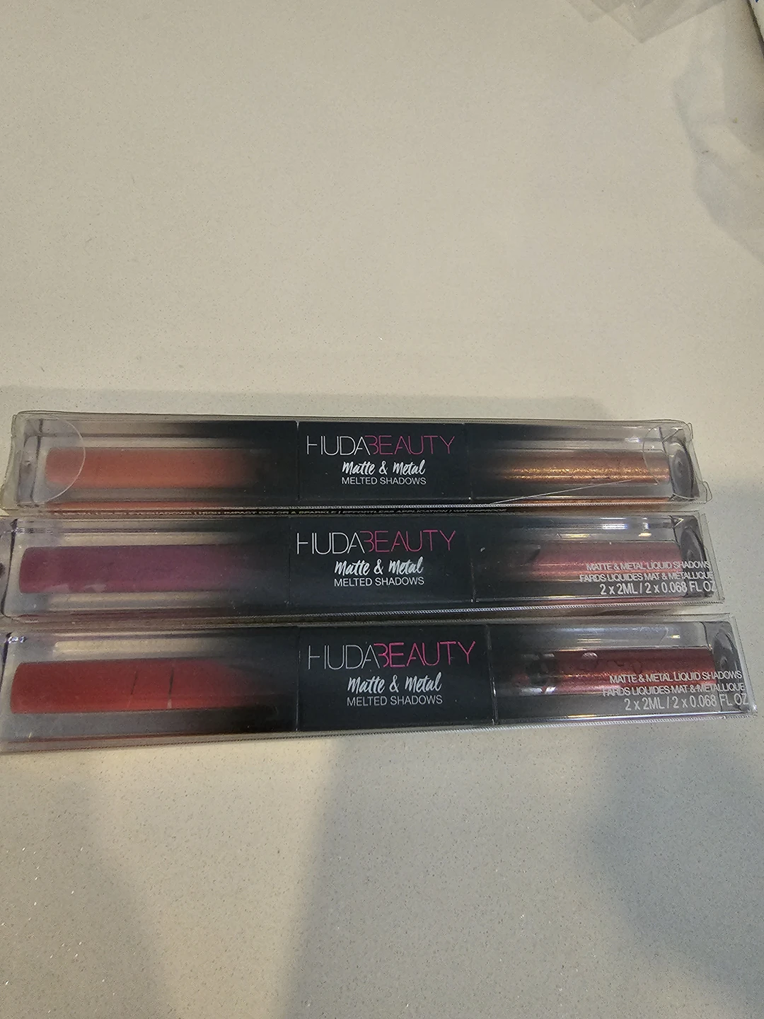 Huda beauty matte & metal eye shadow thumbnail