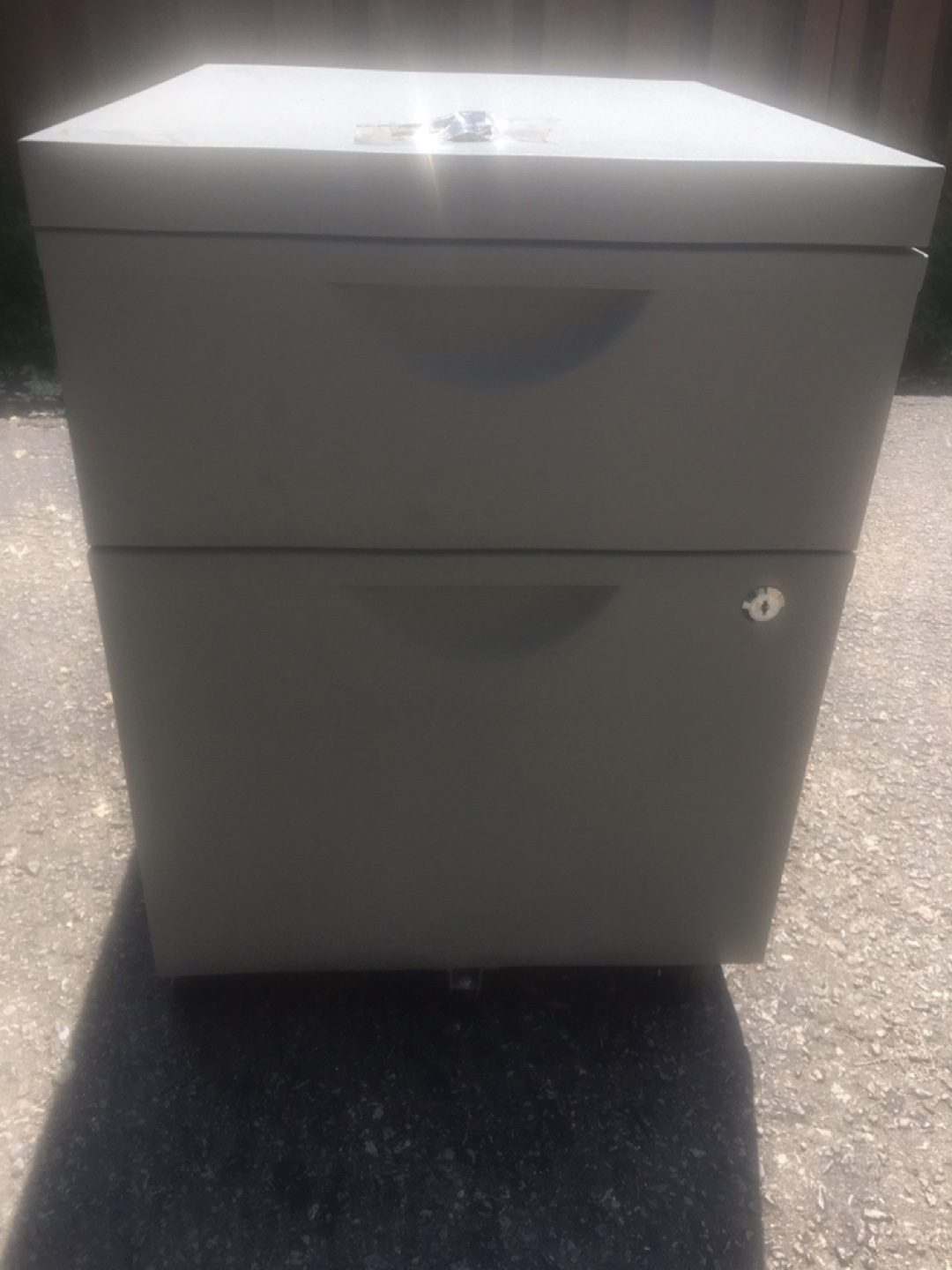 Free Ikea Desk - photo 2