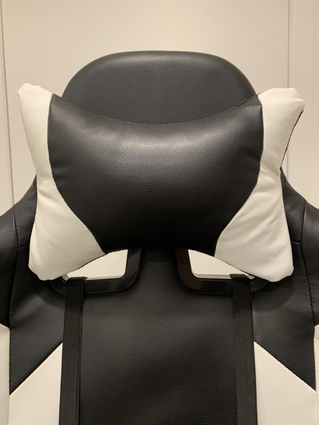 Black & White Gaming Chair / Office Chair - photo 3