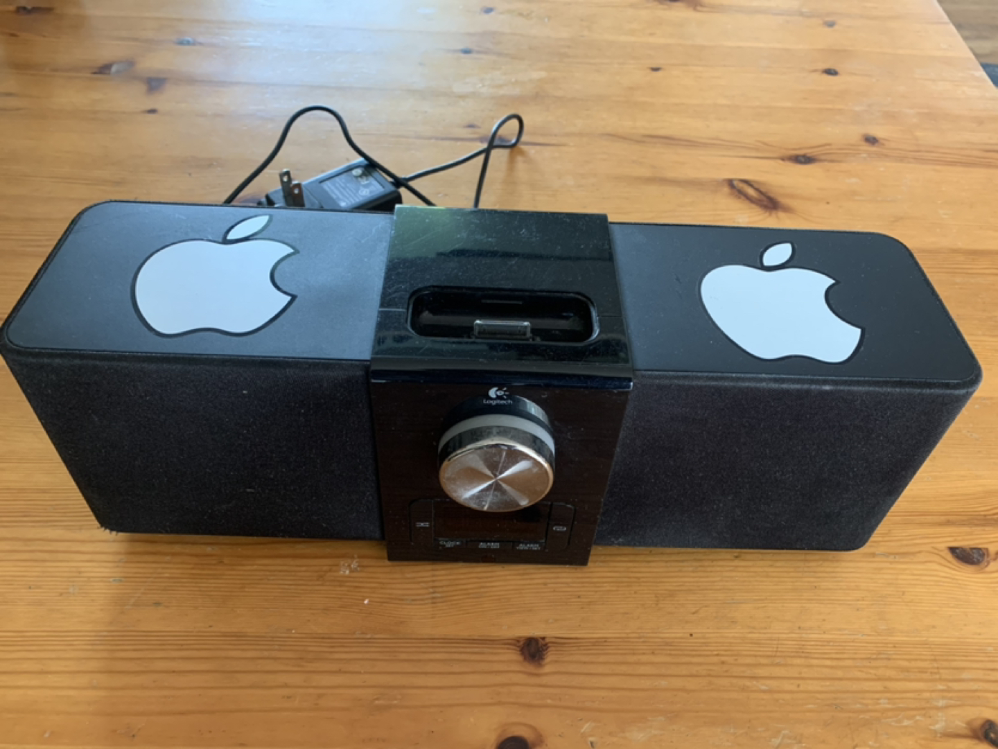 Logitech iPod speaker system