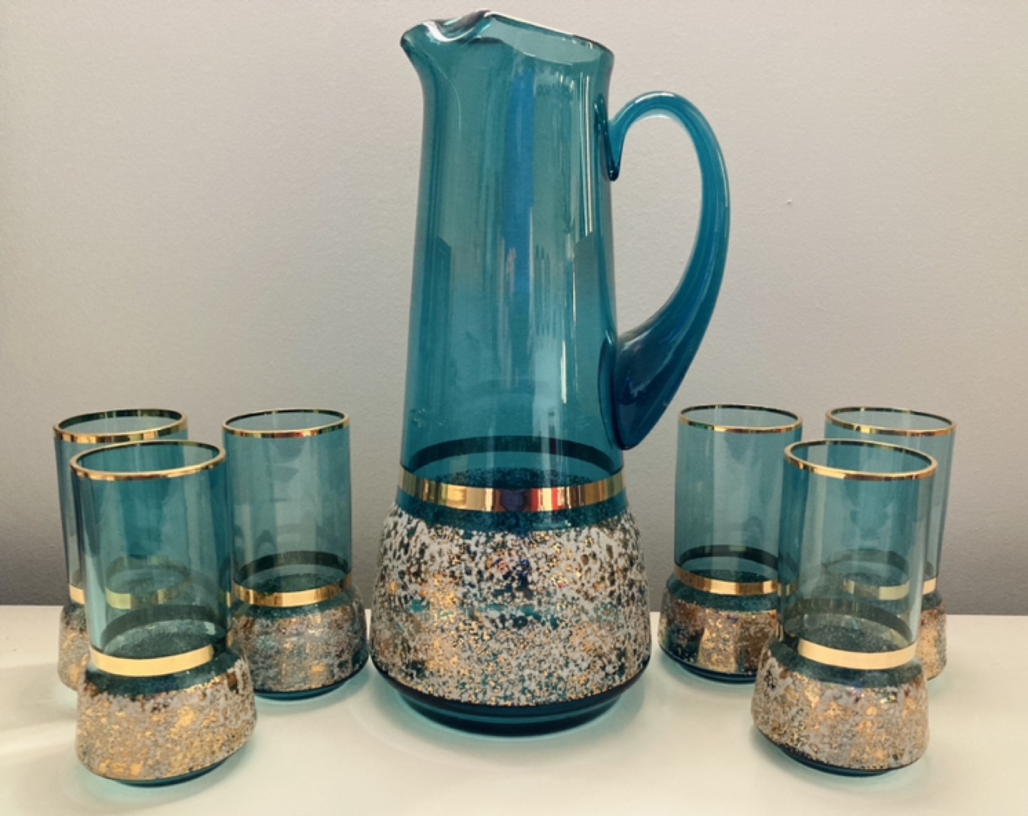 Beautiful 7 piece vintage glasses and pitcher set - photo 2
