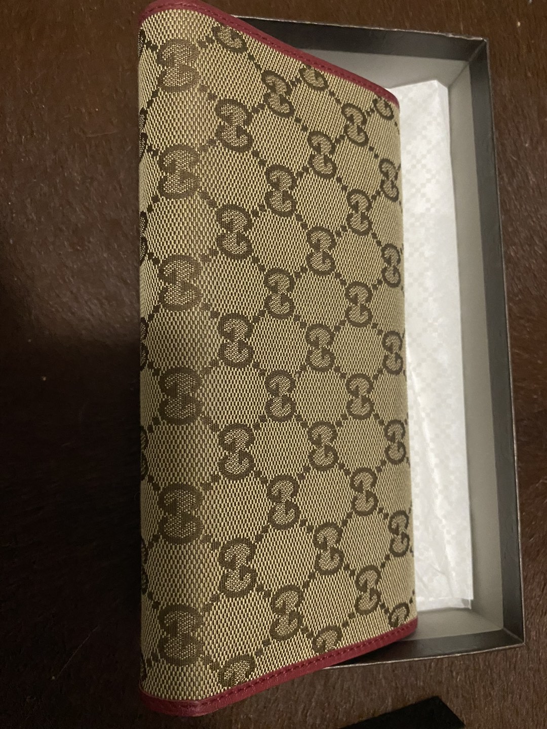 Gucci wallet image indicator(3)