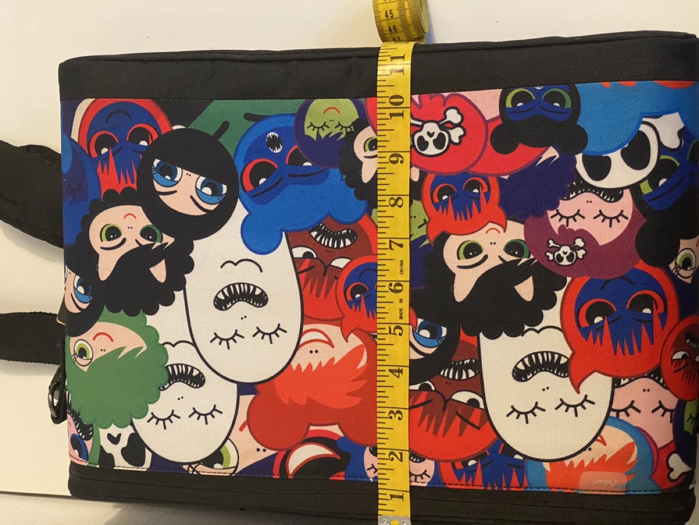 NWT-  iSKIN HAPPY FRIENDS Silo Slim padded laptop bag image indicator(7)