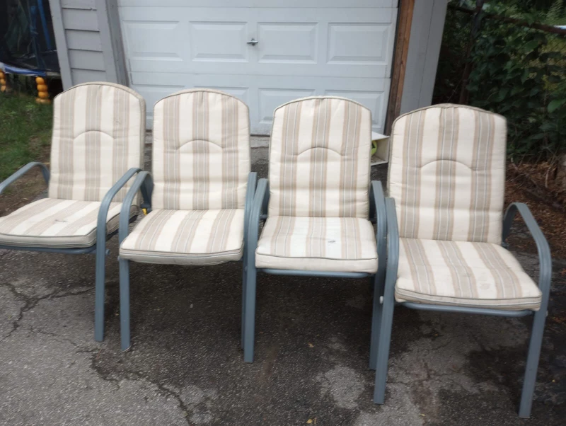 Patio chairs with cushions