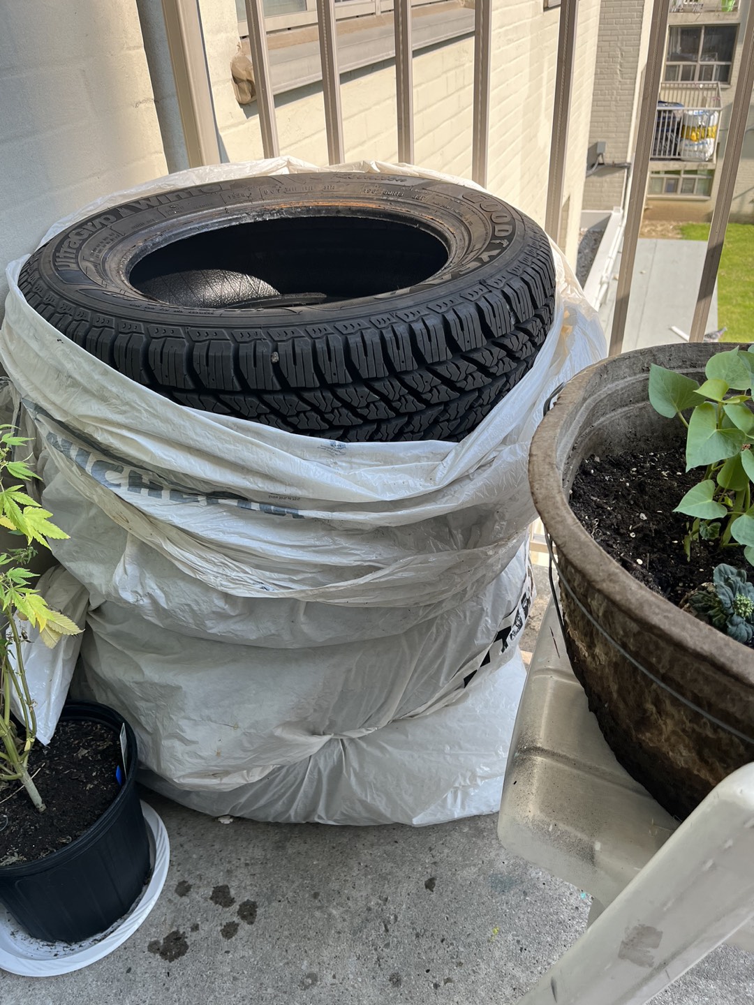 Winter tires no rim- slightly used - photo 4