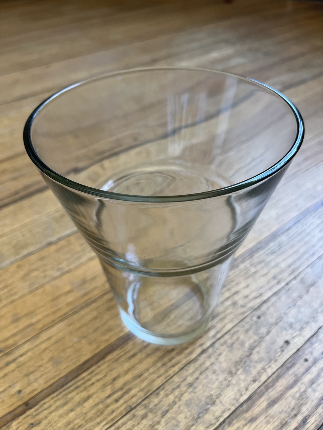 Glass Vase ⬆️ image indicator(2)