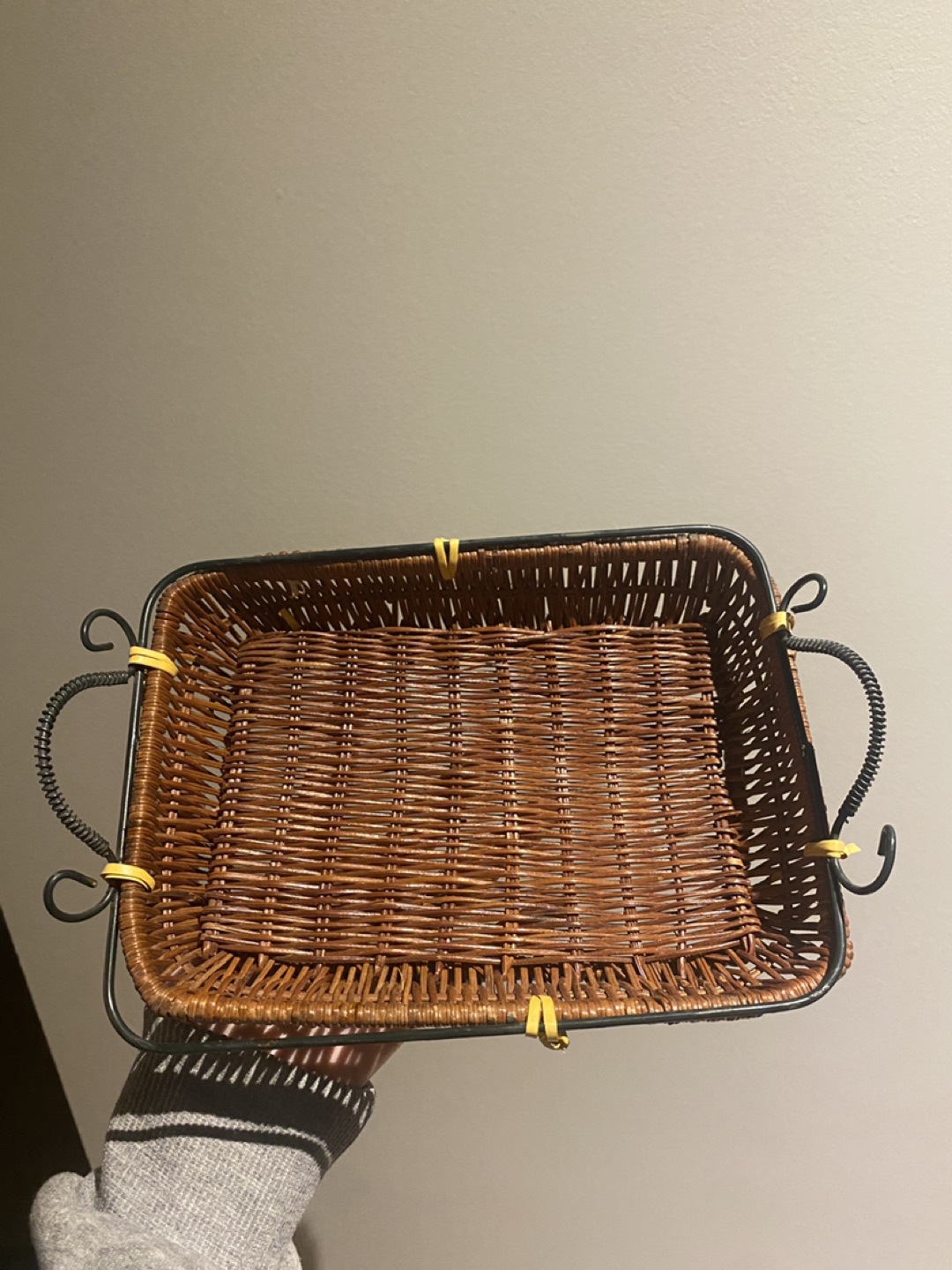 Small wicker basket thumbnail