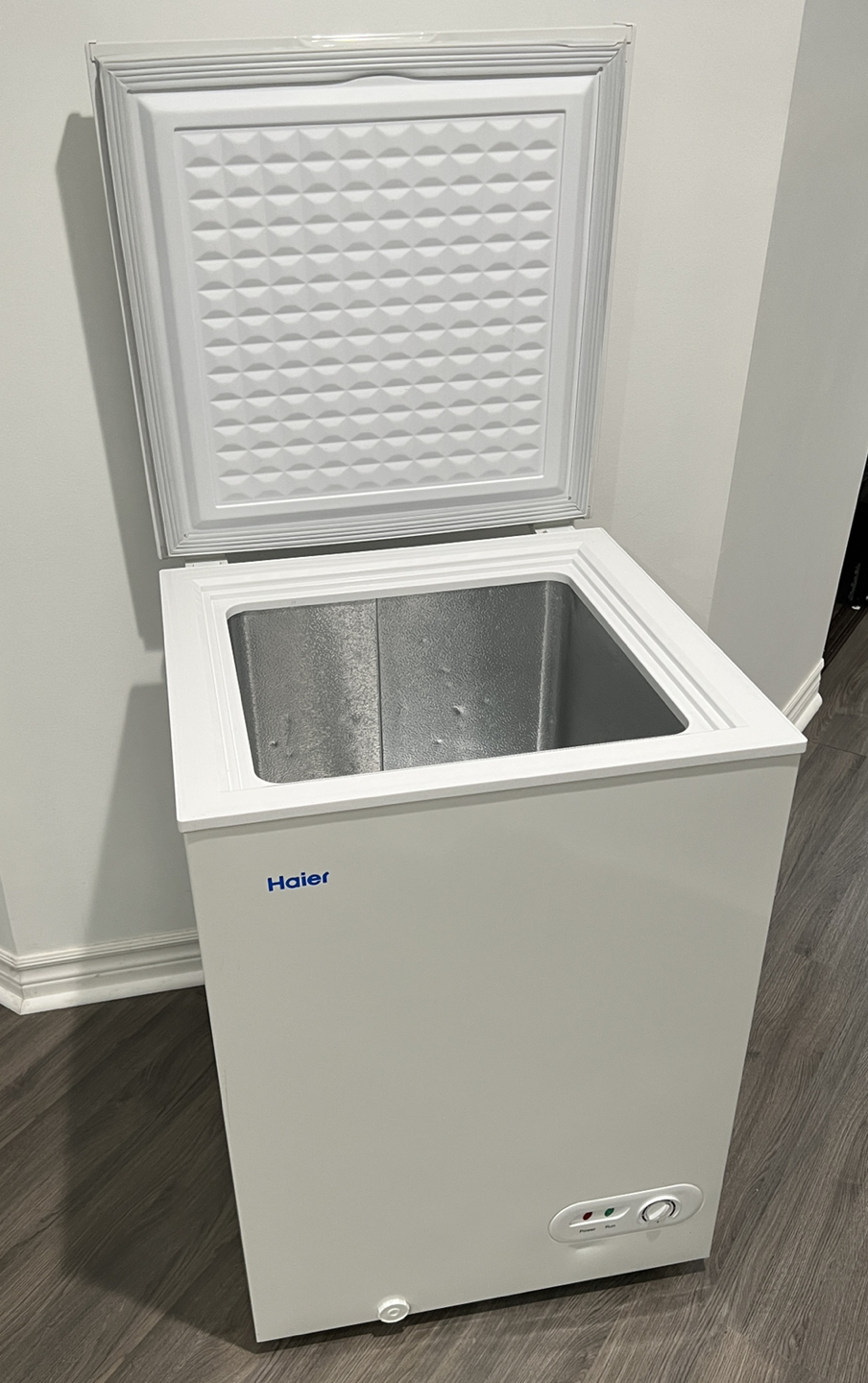 Haier 3.5 cu. ft. Chest Freezer (Used) - photo 2