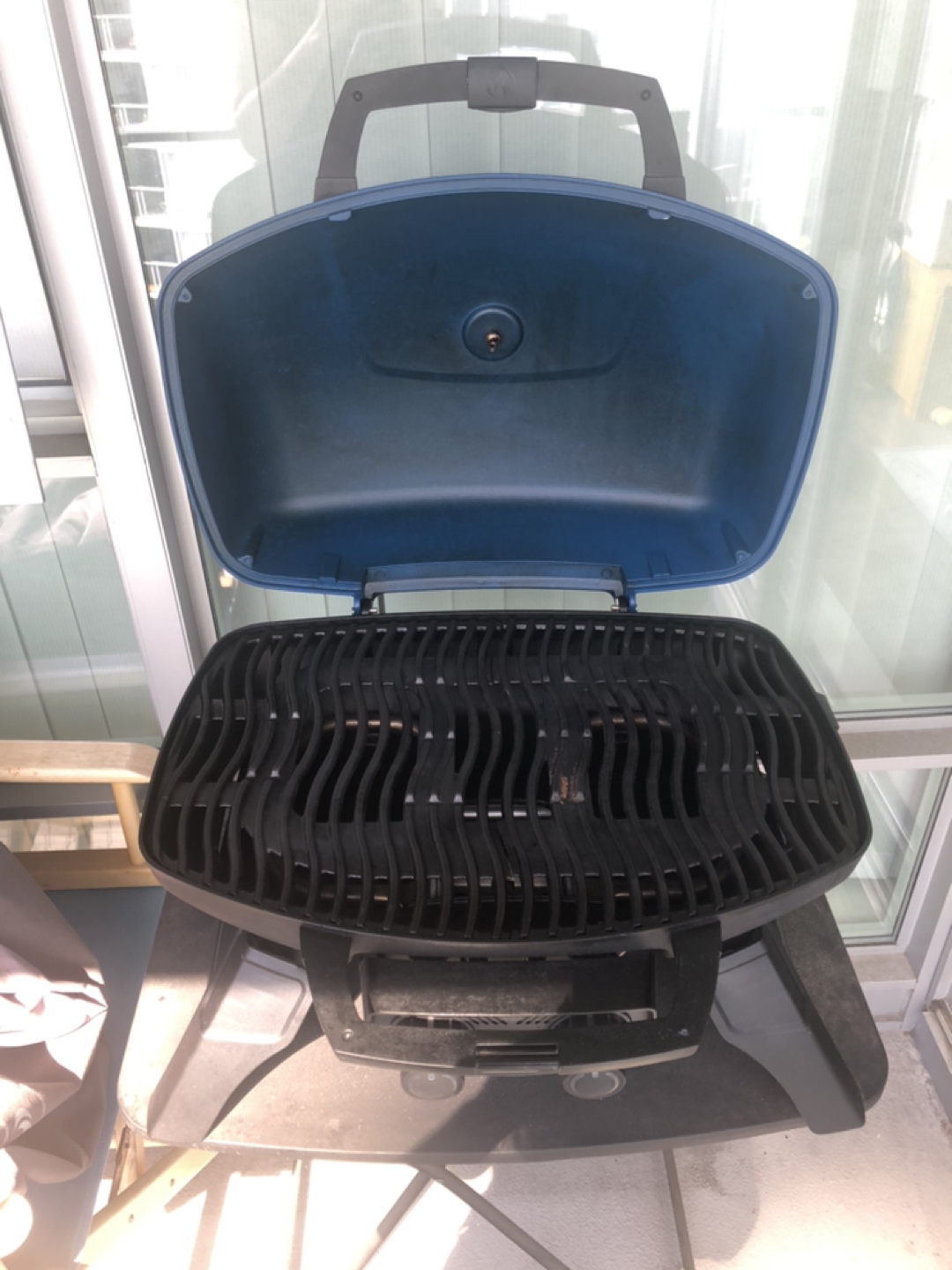 Very good condition BBQ + 2 FREE Canister and Accessories - photo 4