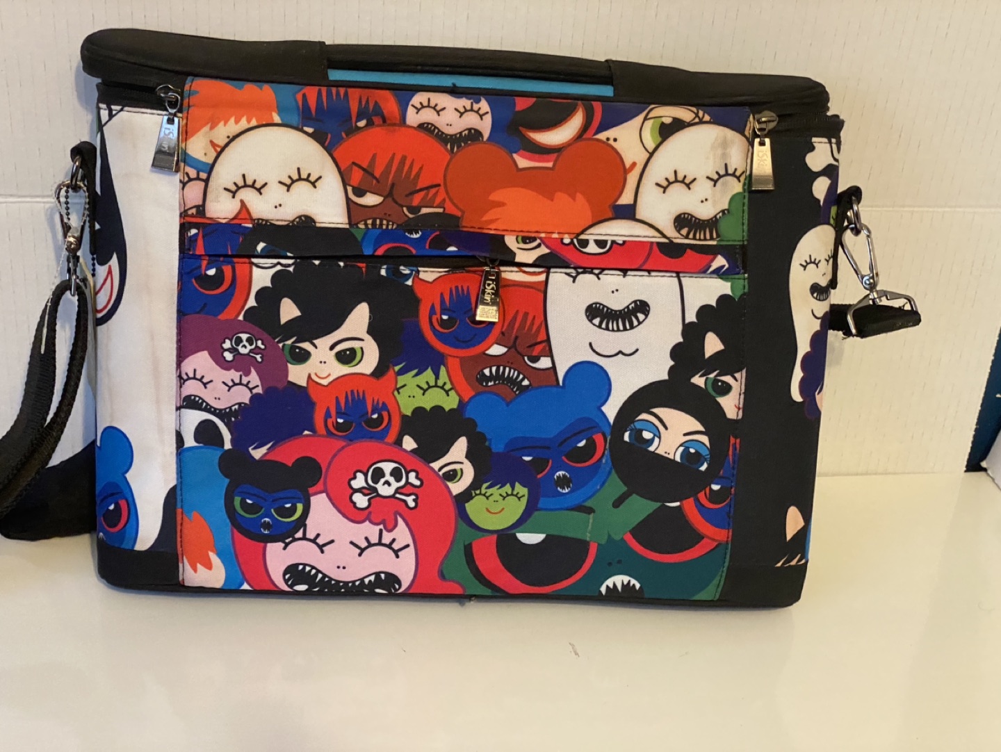 NWT-  iSKIN HAPPY FRIENDS Silo Slim padded laptop bag image indicator(3)