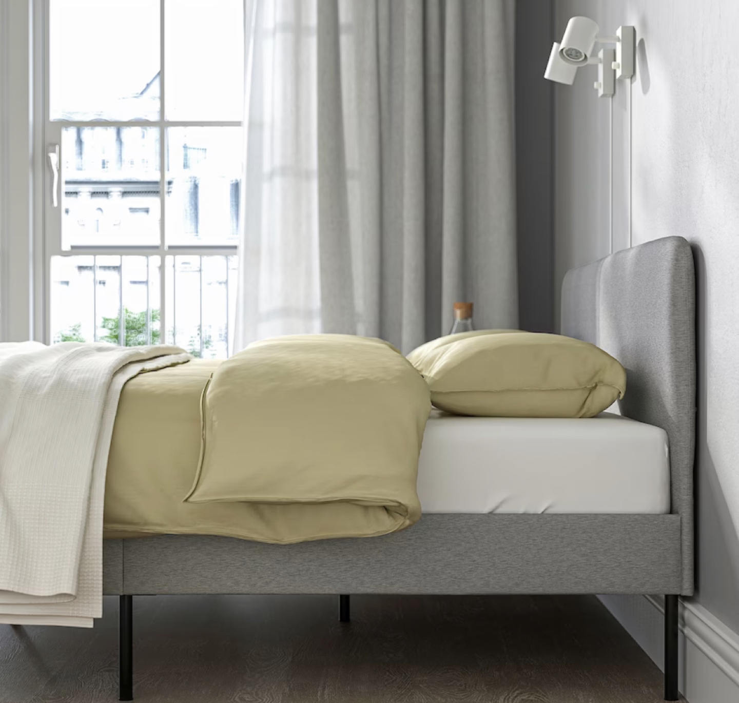 IKEA SLATTUM upholstered bed frame - QUEEN - photo 3