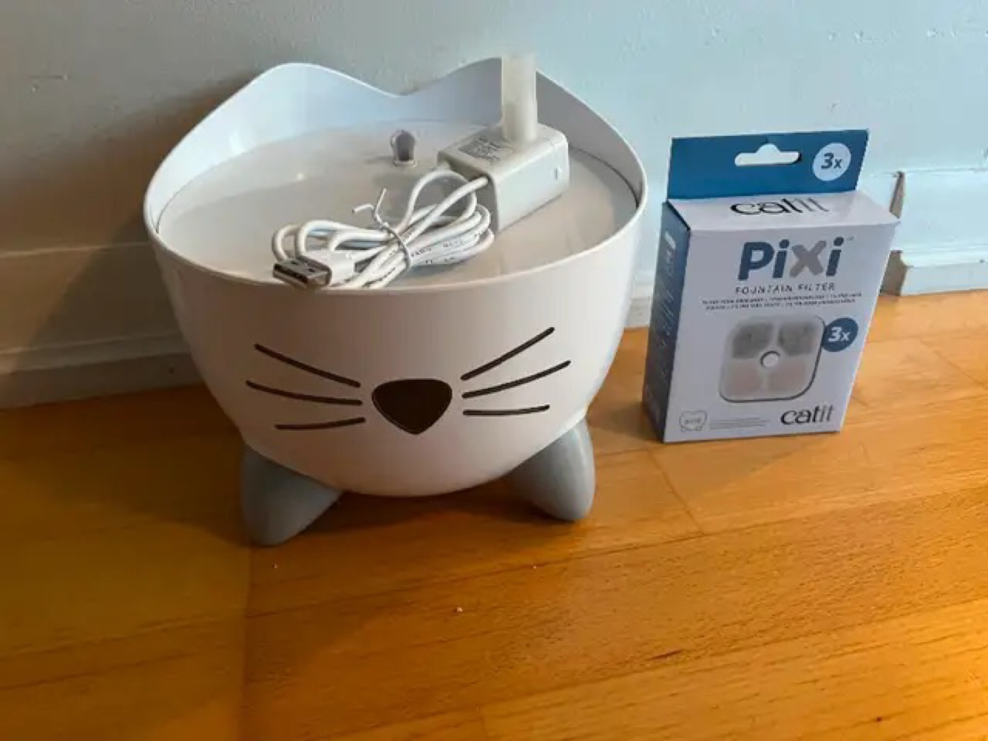 Catit pet/cat water fountain