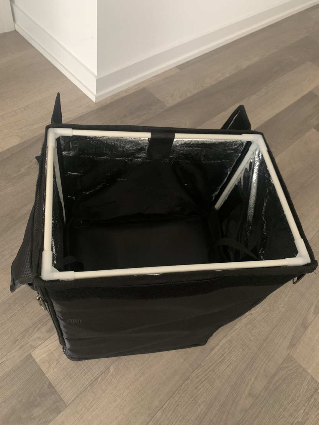 99.5% new. Insulated bag. Perfect for deliveries. ASAP - photo 2