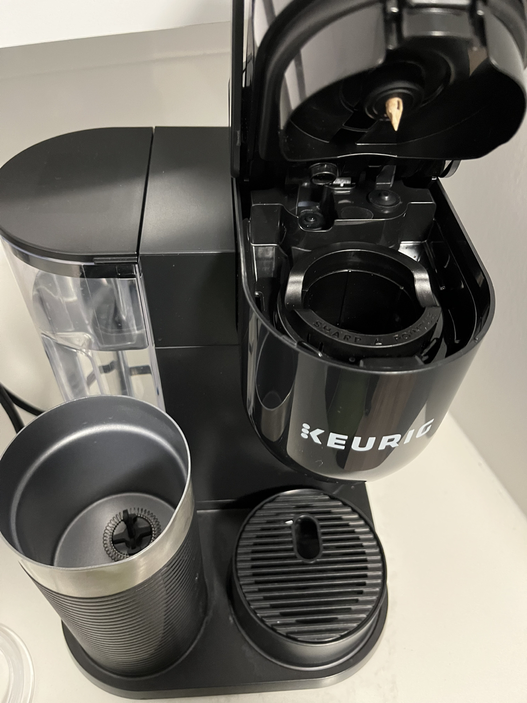 Keurig coffe Maker - K- Cafe Essentials - photo 2
