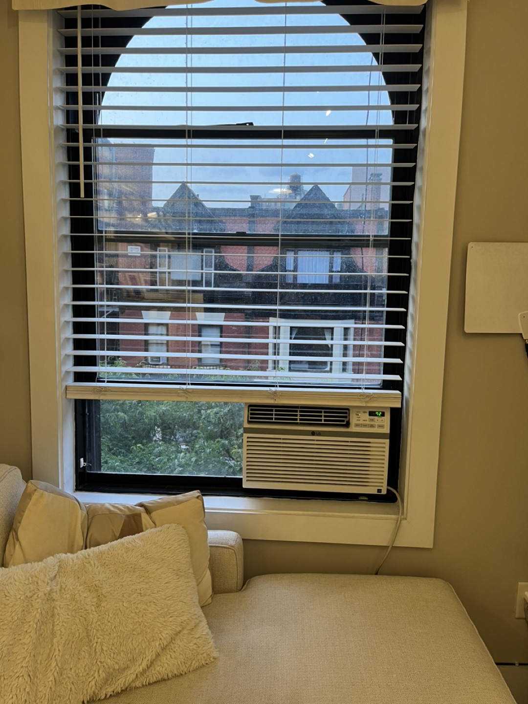 Window AC - photo 2