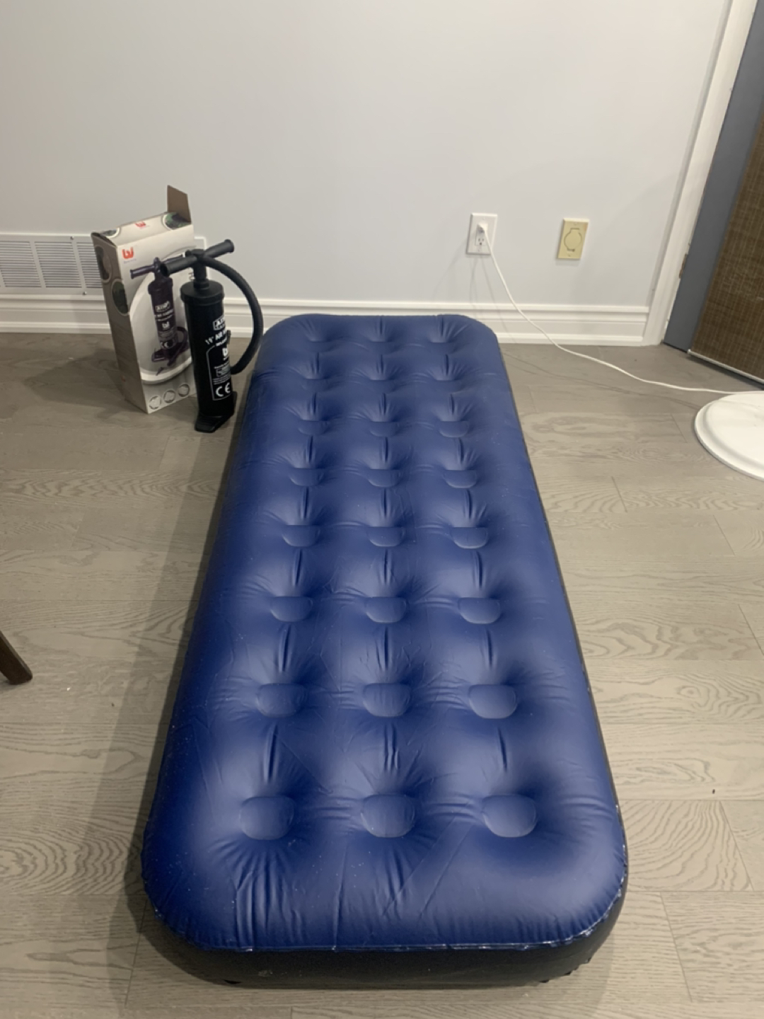 4 Camping Beds with manual air pump