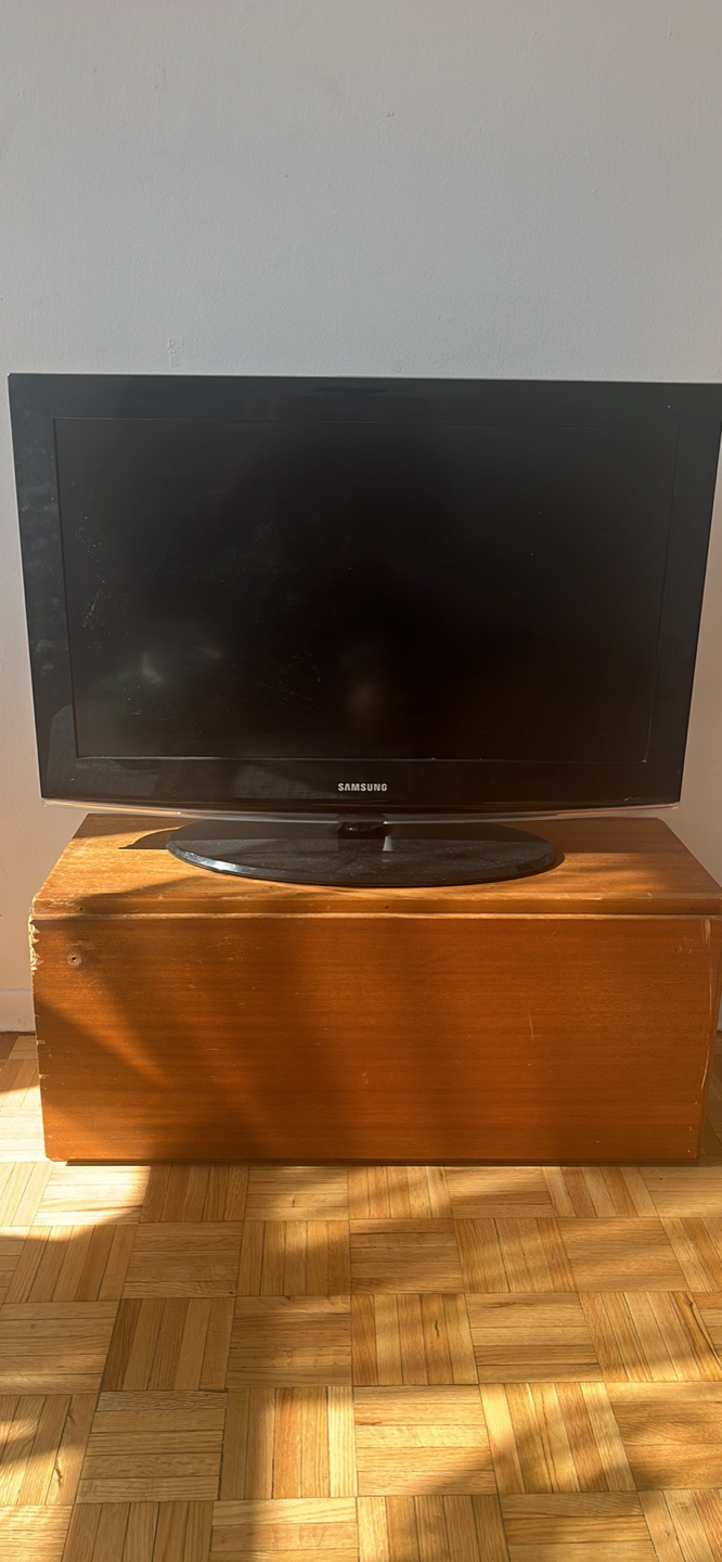 32” samsung TV 720p - photo 2