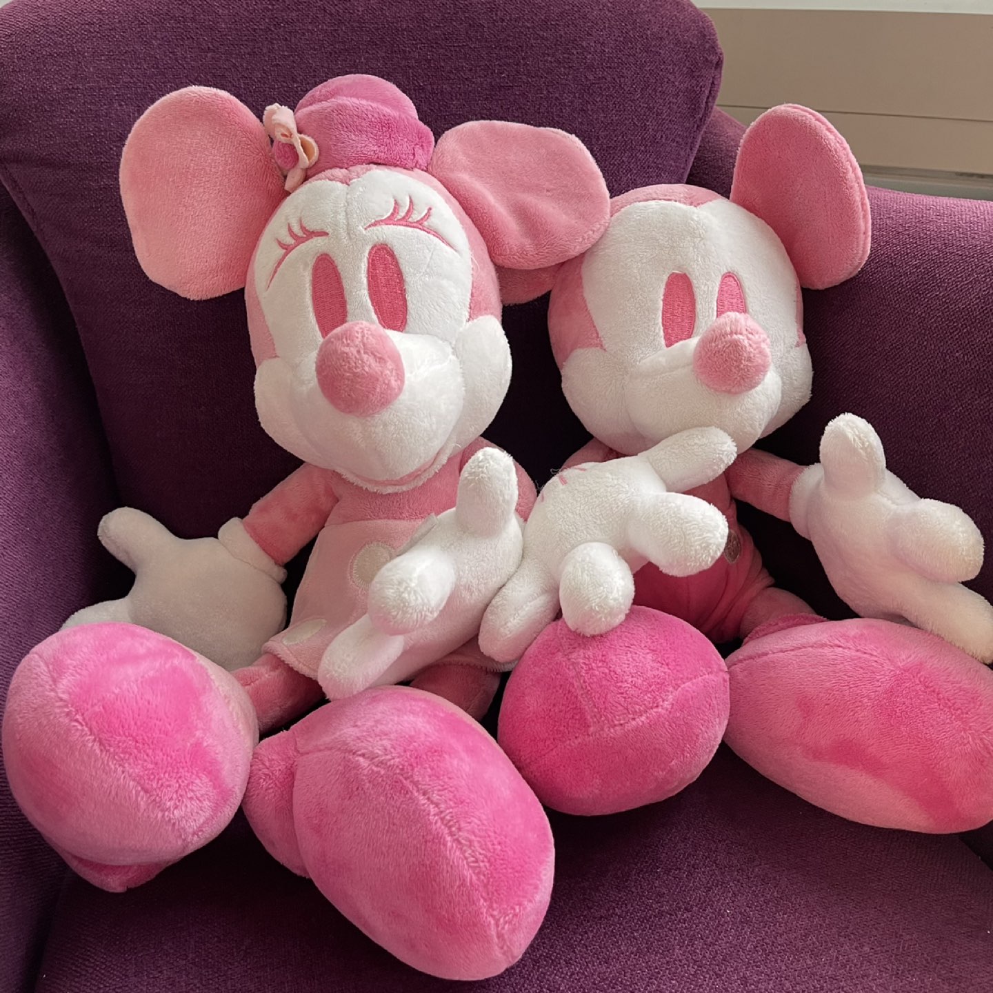 Pink Mickey and Minnie Mouse plush toys thumbnail