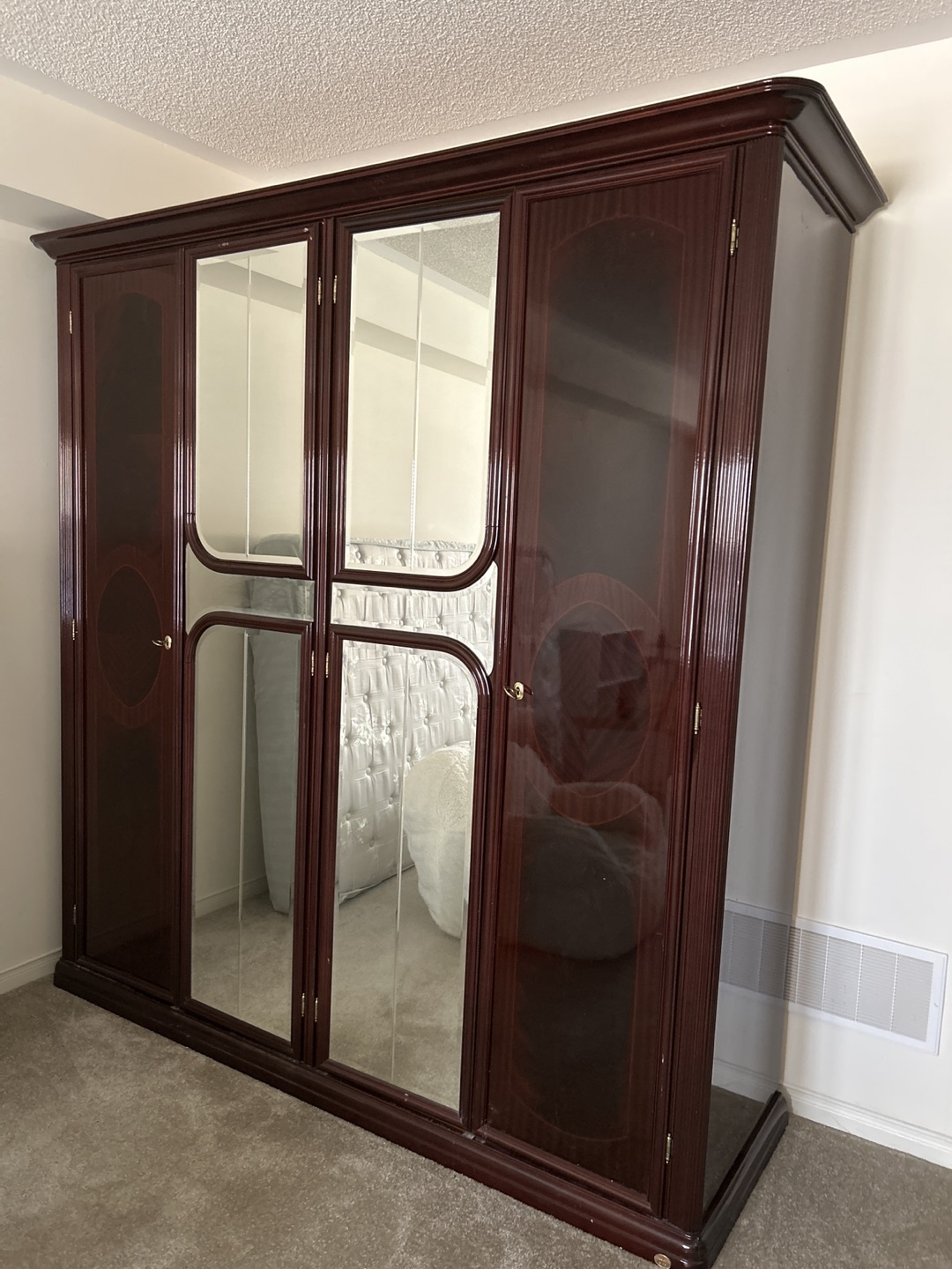 ⬆️ large wood wardrobe with mirror