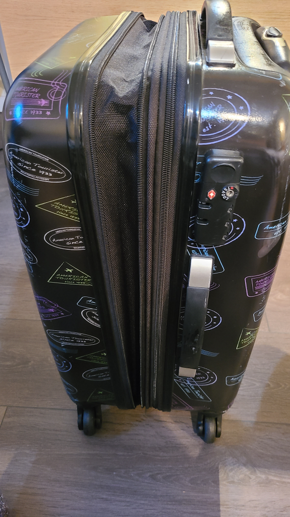 carry on suitcase - photo 2
