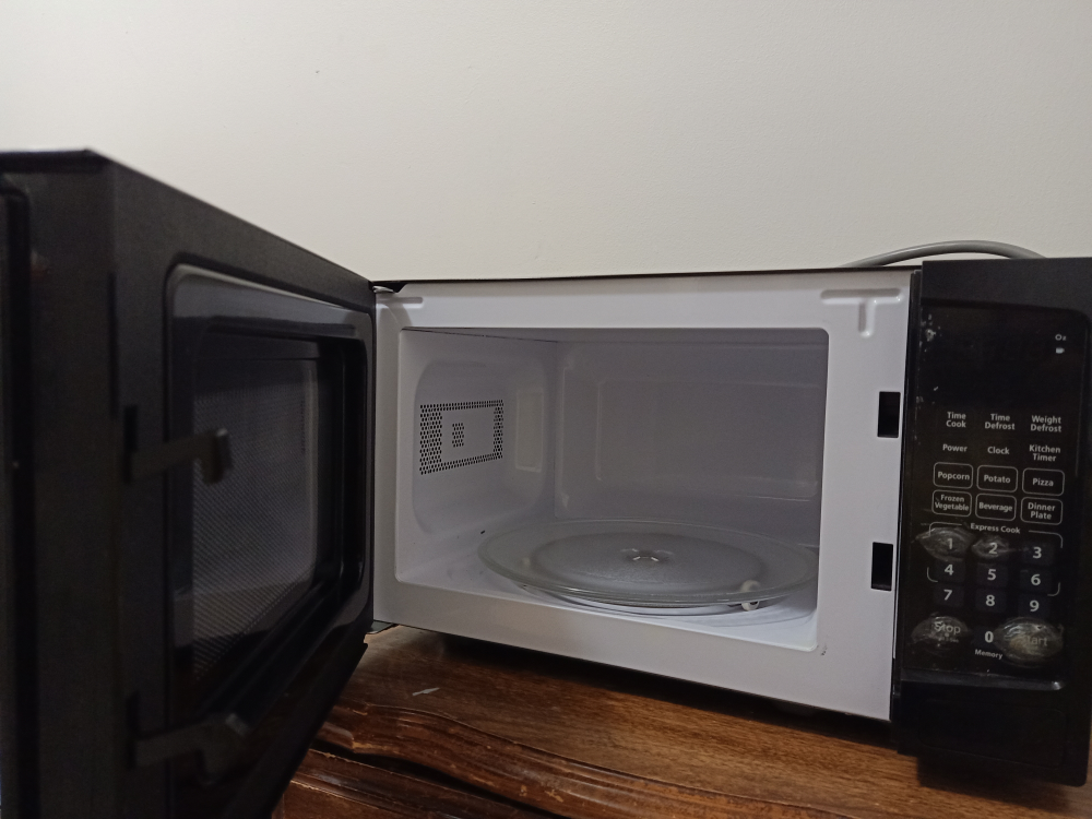 Microwave: moving sale - photo 4
